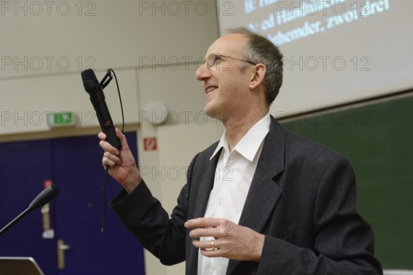 Friedemann Pulvermüller in an introduction to linguistics, 08.02.2013