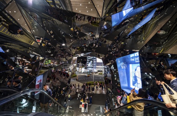 Staircase, entrance to a shopping center with many mirrors, Tokyu Plaza Omotesando Harajuku, modern architecture, Tokyo, Japan
