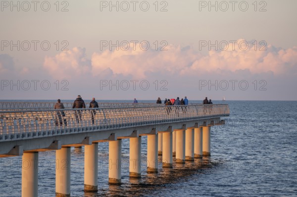 New 720 meter long pier in Prerow in the evening light, open since October 2024, Prerow, Darß, Mecklenburg-Western Pomerania, Germany
