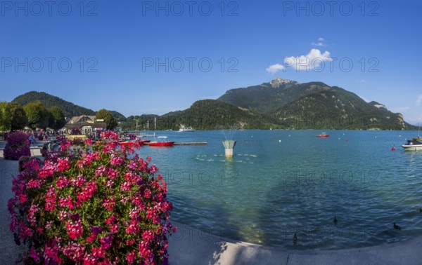 Lakeside promenade in Sankt Gilgen, Wolfgangsee, Salzkammergut, Salzburg, Austria