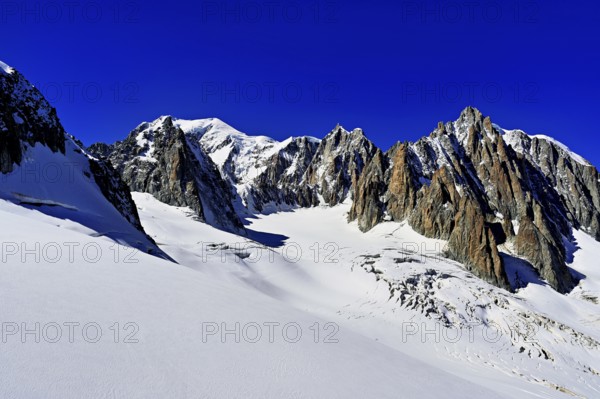 View of the mountains from the Télécabine Panorama Railway, La Tour Ronde, Mont Blanc, Mont Maudit, Le Mont Blanc du Tacul, in the foreground the glacier du Géant, Chamonix-Mont-Blanc, Haute-Savoie, France