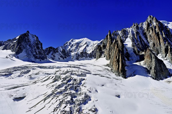 View of the mountains from the Télécabine Panorama Railway, La Tour Ronde, Mont Blanc, Le Mont Blanc du Tacul, in the foreground the glacier du Géant, Chamonix-Mont-Blanc, Haute-Savoie, France