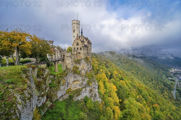 Lichtenstein Castle, also known as Württemberg's fairytale castle, built in the style of historicism, Lichtenstein, Swabian Jura, Baden-Württemberg, Germany