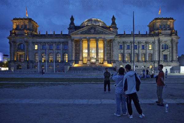Reichstag in the evening, German Bundestag, government district, Berlin, Germany
