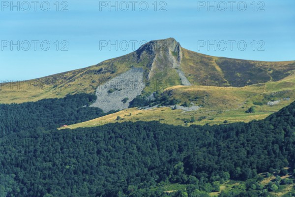Auvergne Volcanoes Regional Park. La Banne d'Ordanche culminate at 1515m . Puy de Dome. Auvergne Rhone Alpes. France