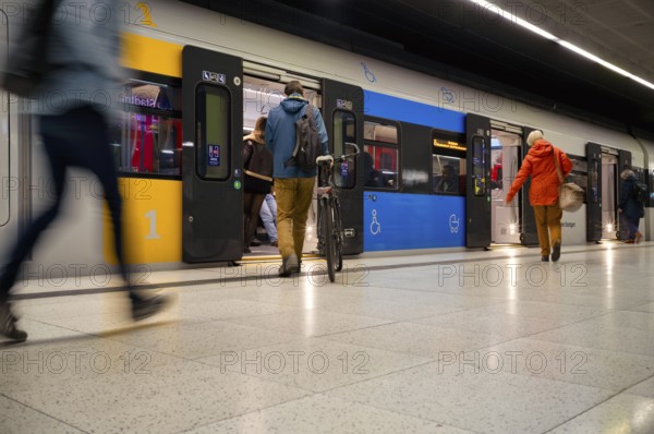 Underground incoming S-Bahn, train, class 420 iGeneration 2025, platform, travellers, passengers, bicycle, bike, stop, Stadtmitte station, public transport, movement effect, VVS, Verkehrsverbund Stuttgart, local transport, Stuttgart, Baden-Württemberg, Germany