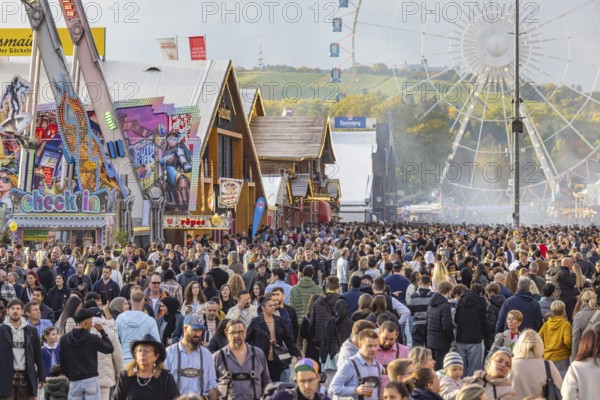 The 178th Cannstatter Volksfest on the Wasen attracted 4.2 million visitors. The Wasenrummel is one of the most important traditional festivals in Germany. Bad Cannstatt, Stuttgart, Baden-Württemberg, Germany