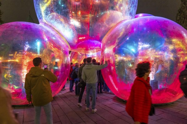 The 10th Essen Light Festival, in the city centre, second largest light art festival in Germany, light art on the Burgplatz, Evanescent light installation, by the Australian artist duo Atelier Sisu, large bubble-like spheres, with light and sound, Essen, North Rhine-Westphalia, Germany