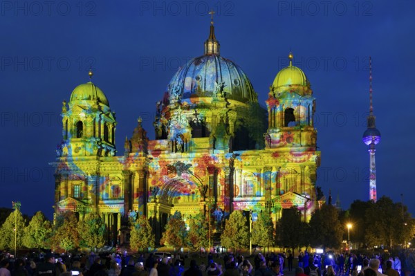 Berlin Cathedral, 21st BERLIN FESTIVAL OF LIGHTS, motto Let's Shine Together, light installations, 9 October 2025, Berlin, Germany, < english> 21st BERLIN FESTIVAL OF LIGHTS, motto Let's Shine Together, light installations, October 9, 2025, Berlin, Germany
