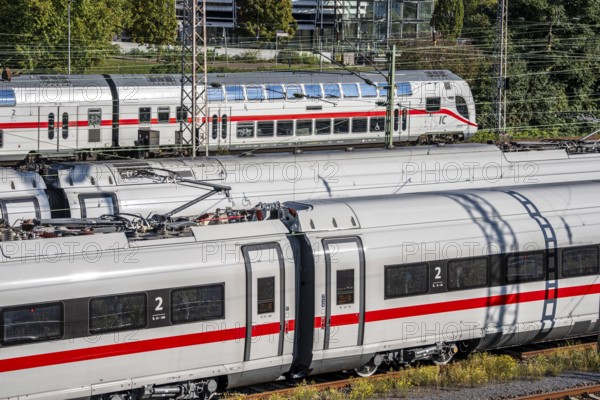 ICE trains on the railway line, IC, Intercity train, north of Düsseldorf main station, North Rhine-Westphalia, Germany