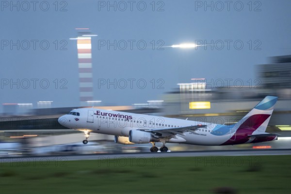 Eurowings Airbus A320, beim Start auf dem Flughaben Düsseldorf, DUS, Nordrhein-Westfalen, Deutschland