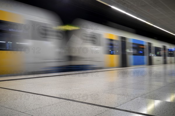 Underground incoming S-Bahn, train, Class 420 Generation 2025, platform, stop, city centre station, public transport, movement effect, Stuttgart, Baden-Württemberg, Germany