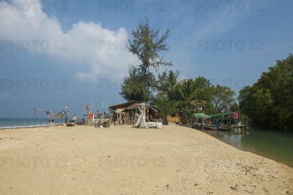 Sandy beach beach and beach bar, Klong Khong Beach, Sala Dan, Ko Lanta, Koh Lanta, Krabi Province, Southern Thailand, Andaman Sea, Thailand