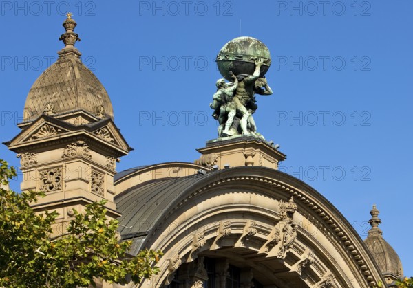 Main front of the main railway station with Atlas carrying the globe on his shoulders, Frankfurt am Main, Hesse, Germany