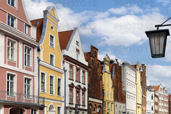 Magnificent row of houses, Old Town, Unesco World Heritage Site, Mühlenstraße, Stralsund, Mecklenburg-Vorpommern, Germany
