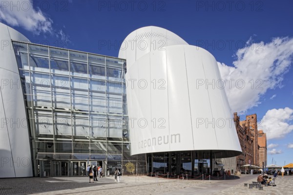 Entrance Ozeaneum, harbour promenade, natural history museum, museum shows the underwater world of the cold seas, opening 12.07.2008, modern architecture, Hafenstraße, Stralsund, Mecklenburg-Vorpommern, Germany