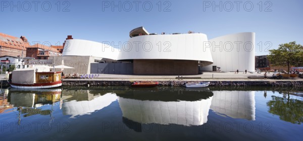 Panorama Ozeaneum, Natukundemuseum, museum shows underwater world of the cold seas, opening 12 July 2008, modern architecture, view from Am Fischmarkt with reflection in the ferry canal, Stralsund, Mecklenburg-Western Pomerania, Germany