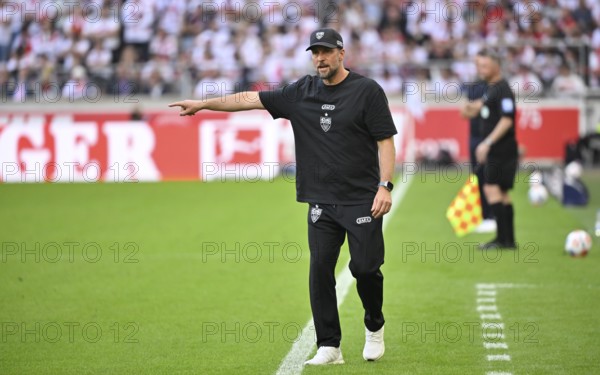 Coach Sebastian Hoeneß VfB Stuttgart on the sidelines Gesture Gesture Bundesliga, MHPArena, MHP Arena Stuttgart, Baden-Württemberg, Germany