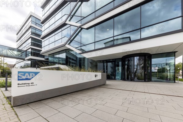 SAP new office building WDF 49. 700 workstations are available in the new office building. Logo and building of the software group SAP SE. Walldorf, Baden-Württemberg, Germany