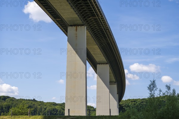 Motorway bridge A 52 over the Ruhr, from below, Mülheim an der Ruhr, Rurgebiet, North Rhine-Westphalia, Germany