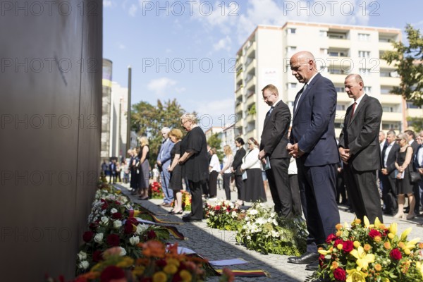 Prof. Dr Axel Klausmeier (Director of the Berlin Wall Foundation and art historian), Kai Wegner (Governing Mayor of Berlin) and other participants at a wreath-laying ceremony to commemorate the division of the city from 13 August 1961 to 9 November 1989 and to remember the victims of tyranny at the Bernauer Strasse Memorial, Berlin, 13.08.2025