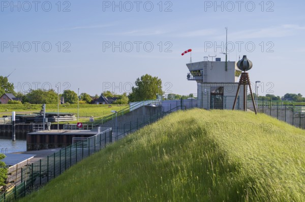 Lock, pumping station, Husumer Au, Husum, North Frisia, North Sea, Schleswig-Holstein, Germany