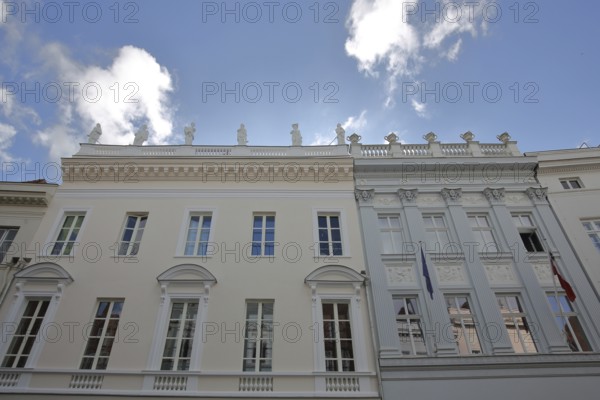 Classicist Behnhaus, Drägerhaus, museum with roof figures, view upwards, Old Town, Lübeck, Schleswig-Holstein, Germany