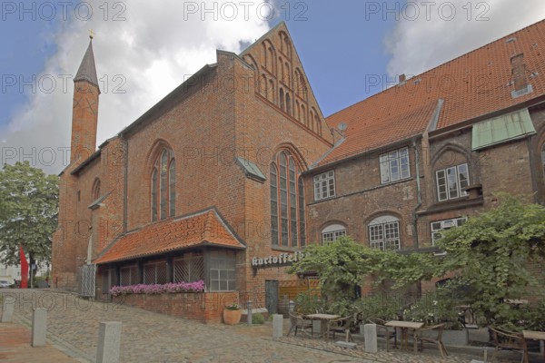 Heiligen-Geist-Hospital and Restaurant Kartoffelkeller, brick building, Old Town, Lübeck, Schleswig-Holstein, Germany