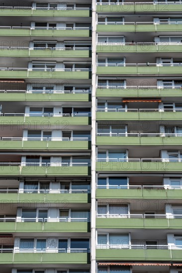 Residential tower block, in Essen-Steele, tallest residential building in the city, over 130 flats on 20 floors, 70 metres high, North Rhine-Westphalia, Germany