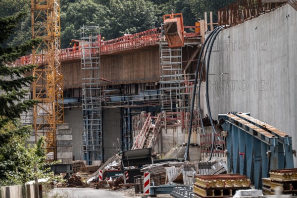 Major construction site at the Duisburg-Kaiserberg motorway junction, complete reconstruction and new construction of the A3 and A40 junction, all bridges, ramps, carriageways are being renewed and partly widened, 8-year construction period, railway bridges running there are also being renewed, North Rhine-Westphalia, Germany