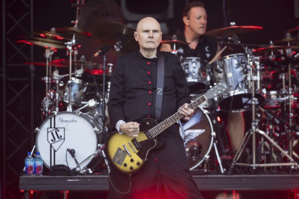 Billy Corgan (singer) and Jimmy Chamberlin (drummer) from The Smashing Pumpkins live on The Aghori Tour at the Zitadelle Spandau in Berlin on 06/08/2025