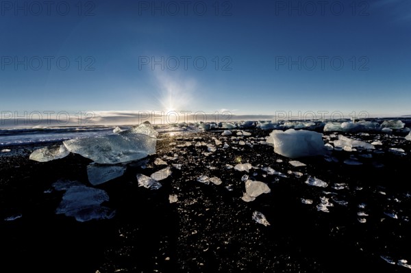 Jökulsarlon, icebergs, glacial lake, Vatnajökull Glacier, winter, beach, Iceland* Jökulsarlon, Growler, Glacierlagoon, Vatnajökull Glacier, Beach, Iceland