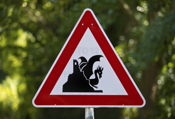 Traffic sign, Give way, Drachenfels with dragon, Drachenfelsbahn, Königswinter, North Rhine-Westphalia, Germany