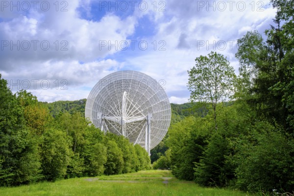 Radio telescope, Effelsberg, near Bad Münstereifel, Eifel, North Rhine-Westphalia, Germany