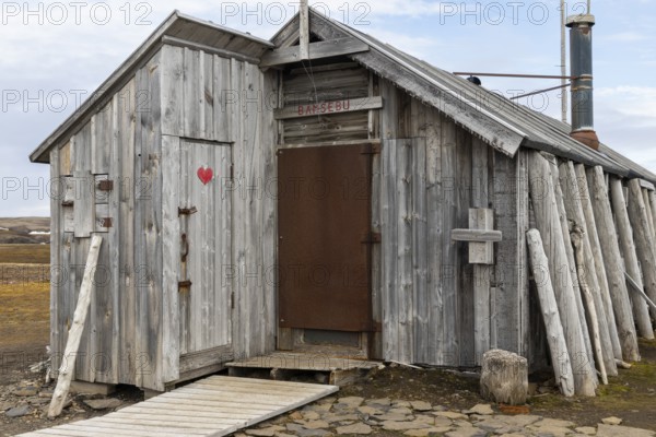 Hunting hut with outside toilet, wooden hut, Bamsebu, Spitsbergen, Svalbard