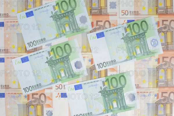 100 and 50 euro banknotes