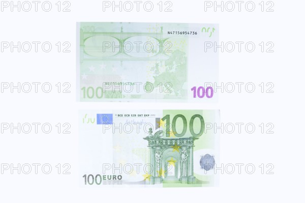 100 euro banknotes, 100 Euro, on white background