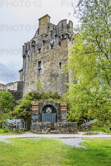 Eilean Donan Castle, Loch Duich, Isle of Skye, Highlands, Scotland, UK