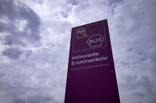 Sign, bus stop as replacement service, rail replacement service, SEV, VVS, Verkehrsverbund Stuttgart, due to closure of the main line due to work on the digital node, S-Bahn, Sommerrain station, Stuttgart, Baden-Württemberg, Germany