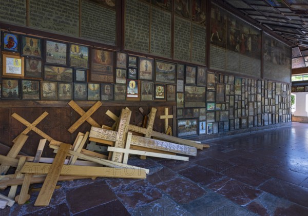 Votive plaques in the walkway around the Chapel of Grace, Kapellplatz, place of pilgrimage, Altötting, Upper Bavaria, Bavaria, Germany