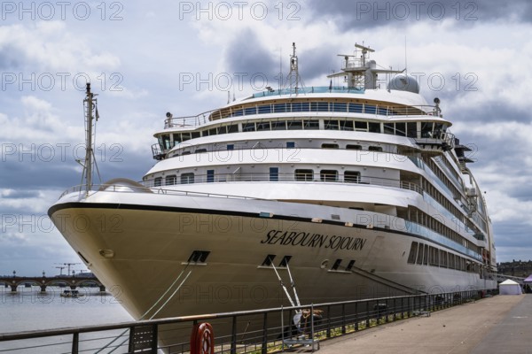 Cruise ships, Bordeaux, Gironde, Nouvelle-Aquitaine, France