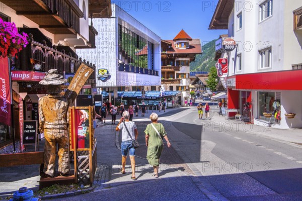 Dorfstrasse with Penkenbahn valley station, Mayrhofen, Zillertal, Zillertal Alps, Tyrol, Austria