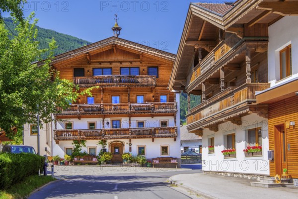 Village centre with typical Tyrolean houses, Laimach, Zillertal, Zillertal Alps, Tyrol, Austria