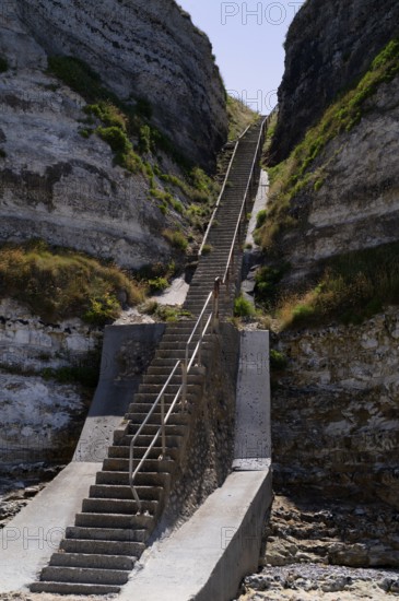 Steps of a staircase to the beach, beach access, Valleuse d'Antifer, Étretat, steep coast, cliffs, chalk cliffs, alabaster coast, La Côte d'Albâtre, Normandy, Seine-Maritime, France