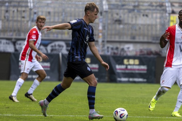 Waldhof Mannheim v FC Emmen, Netherlands (last test match in front of the start of the new season) ***On the ball: Sascha Voelcke (2, Mannheim)