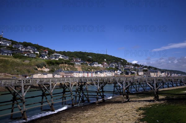 Old harbour canal, wooden canal, Chenal, in front of old town, Fécamp, Normandy, Seine-Maritime, France