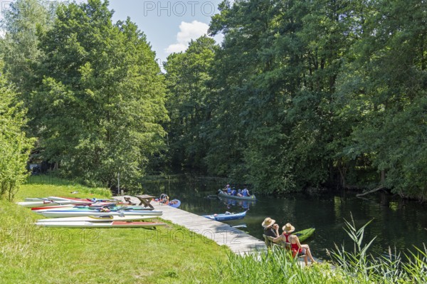 Canoe landing stage, Alte Fahrt canal, people, Fischers Land Boek, Mecklenburg Lake District, Mecklenburg-Western Pomerania, Germany
