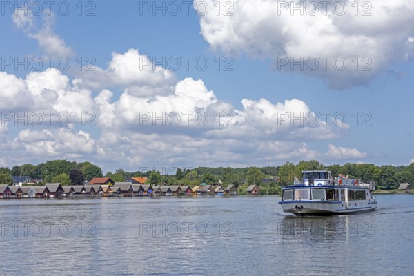 Boathouses, holiday homes on Lake Mirow, excursion boat, Mirow, Mecklenburg Lake District, Mecklenburg-Western Pomerania, Germany
