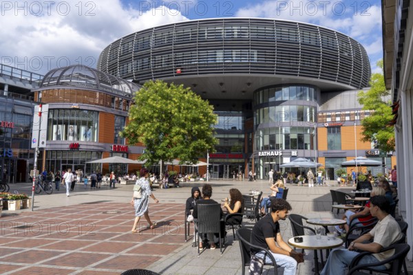 Wiesdorfer Platz shopping street, Rathaus-Galerie shopping centre, Leverkusen, North Rhine-Westphalia, Germany