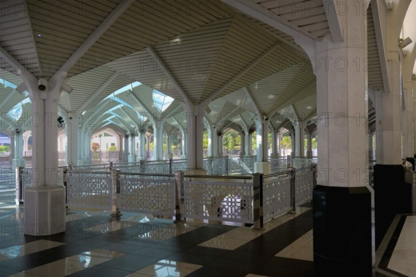 As Syakirin Mosque or KLCC Mosque, Hypostyle hall, Kuala Lumpur, Malaysia, Asia